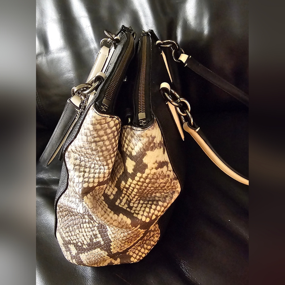 Coach F57507 Christie Carryall Shoulder Bag Python Snake Exotic Black Purse EUC - Picture 5 of 16